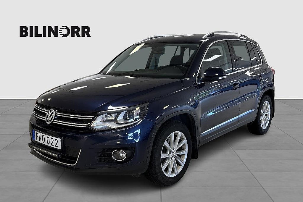 Volkswagen Tiguan SPORT & STYLE AWD - VHJUL,VÄRMARE,DRAG,...