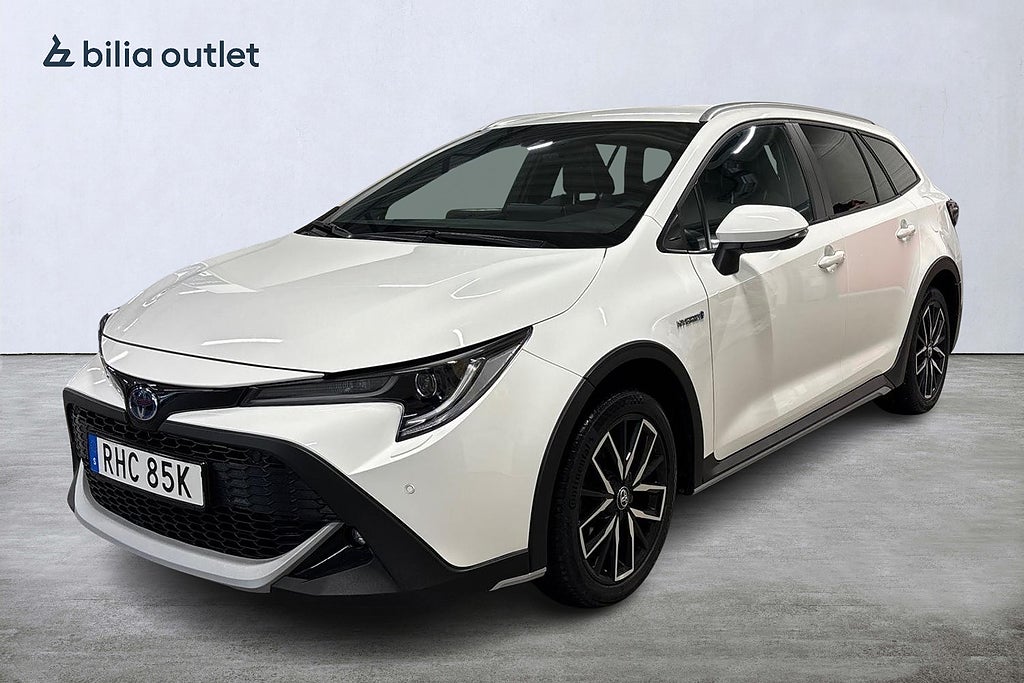 Toyota Corolla TREK Hybrid e-CVT Trek B-kamera Adaptiv