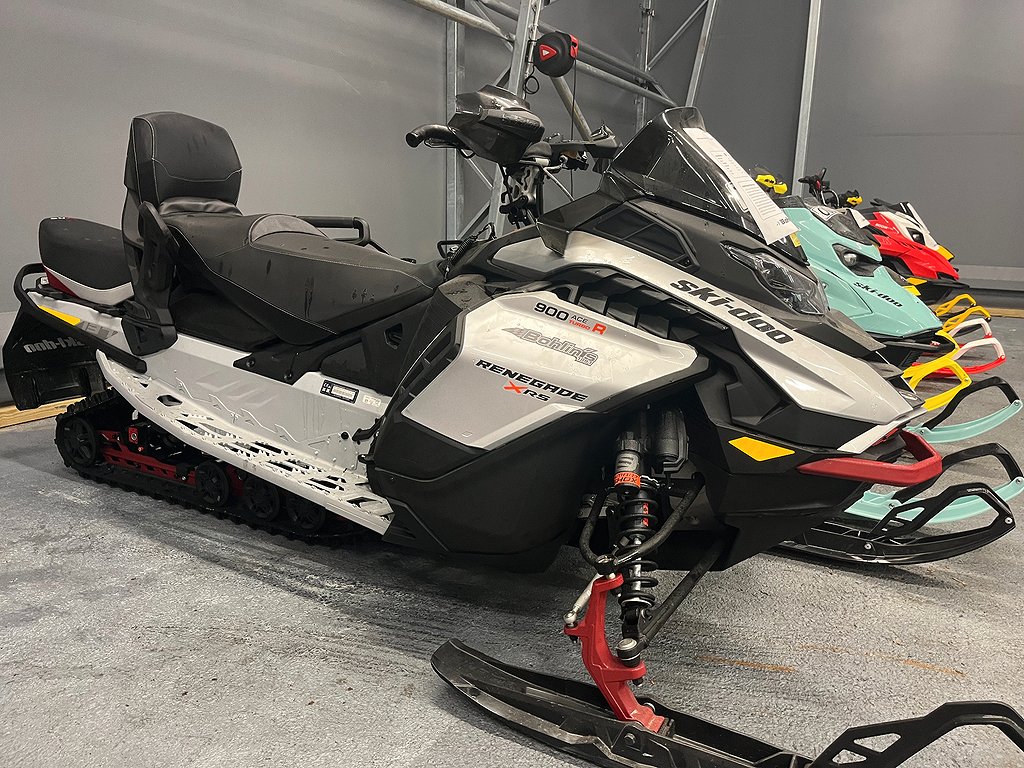 Ski-Doo Renegade X-RS 900 Turbo R -24 