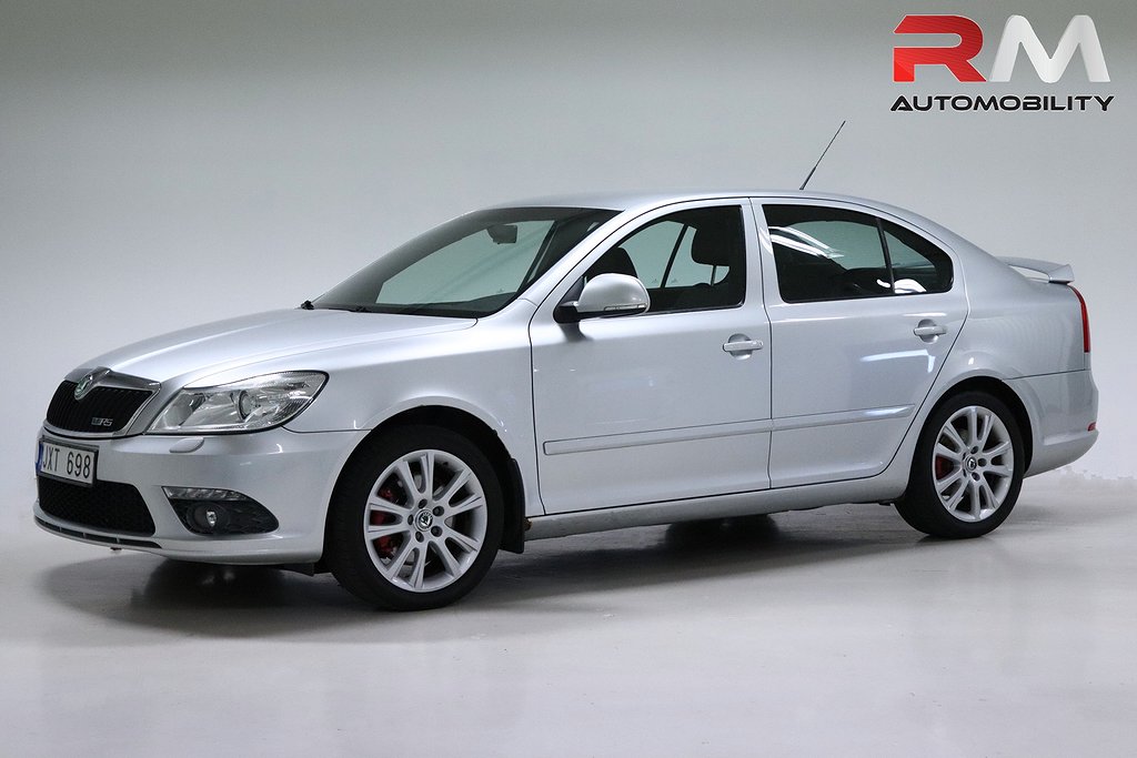 Skoda Octavia RS 2.0 TDI XENON DRAG MoK VÄRME P-SENSORER 