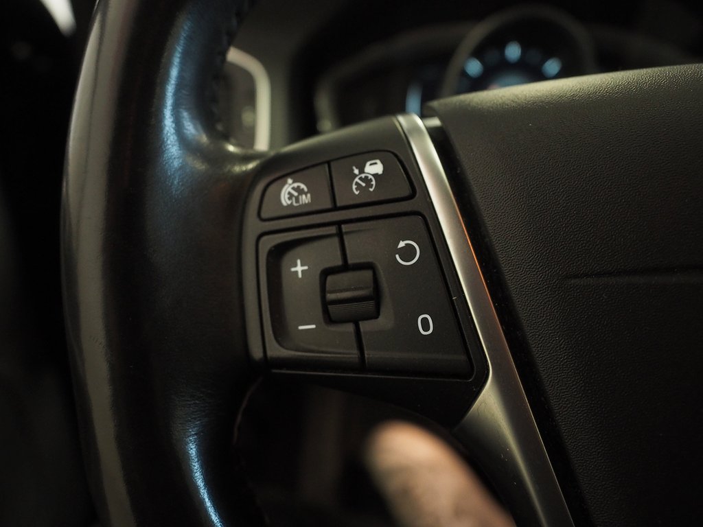 Volvo V60 D3 Geartronic Momentum | D-värm | Drag | Navi | 2017