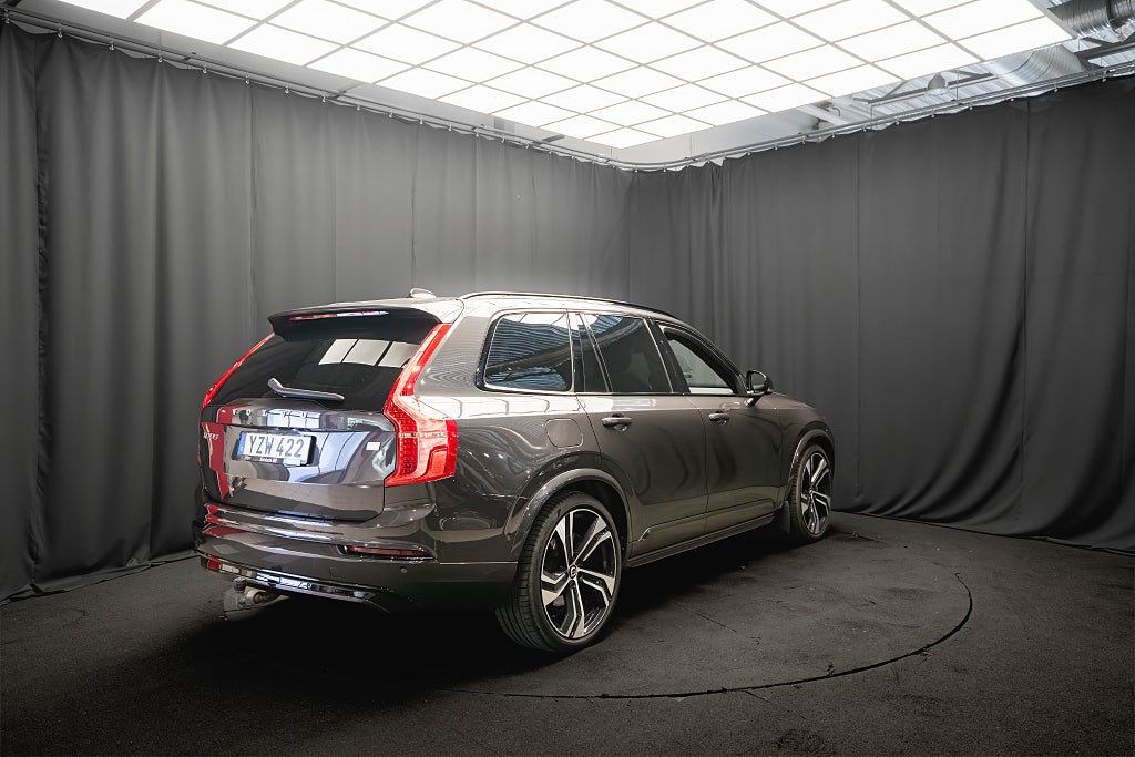 Volvo XC90 Recharge T8 AWD ULTIMATE DARK 7-sits B&W LUFT DRAG MOMS