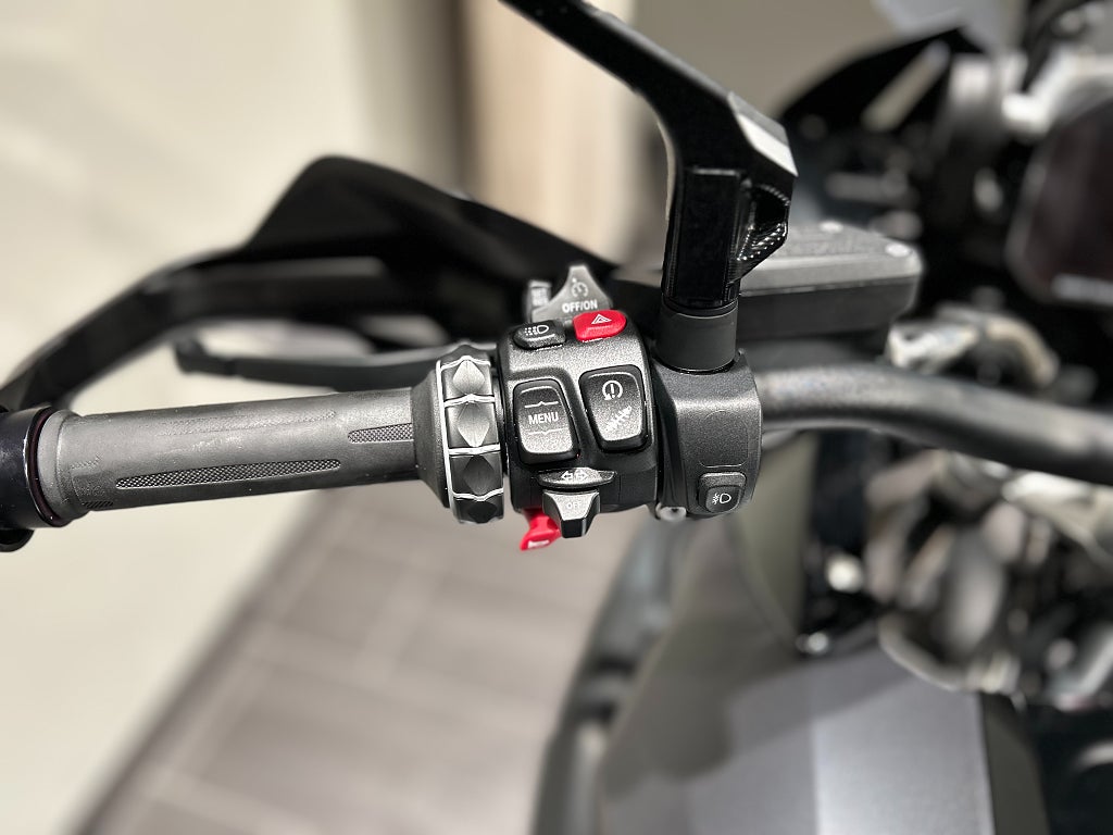 BMW R1250GS /3,45%/ Akrapovic / Sidoväskor