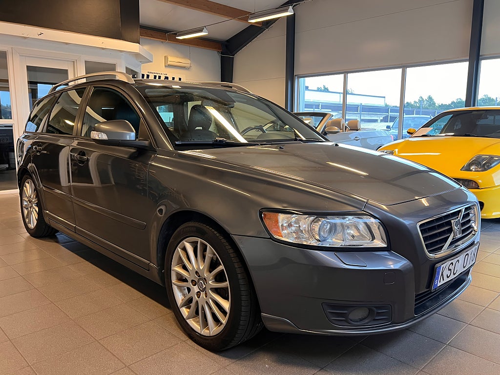 Volvo V50 D4 Summum *Dragkrok* *Backsensorer*