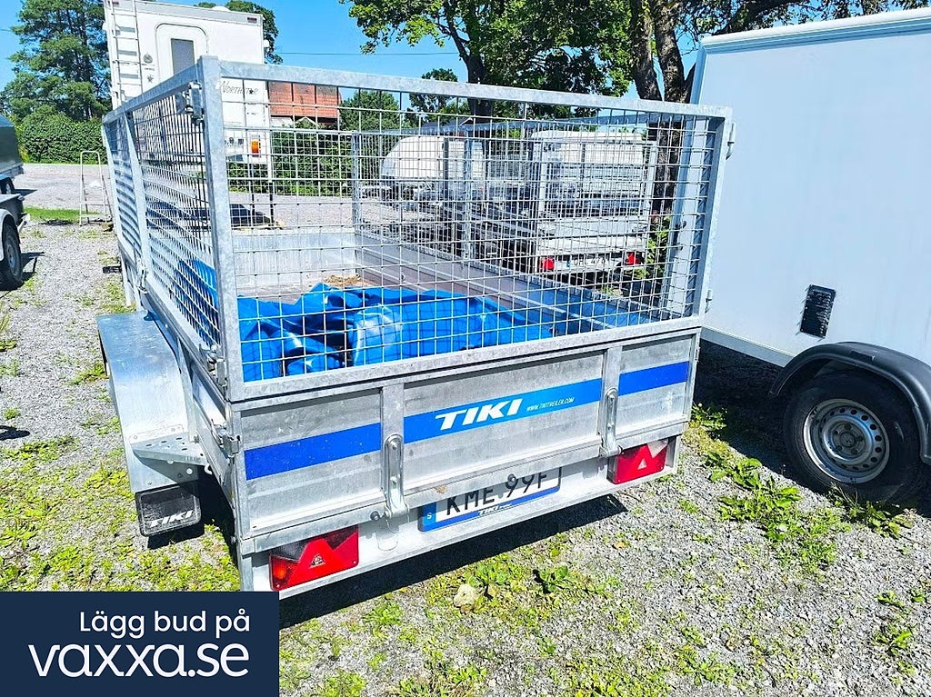 Tiki CP300-DRB boggie med grindar, kapell, vinterhjul