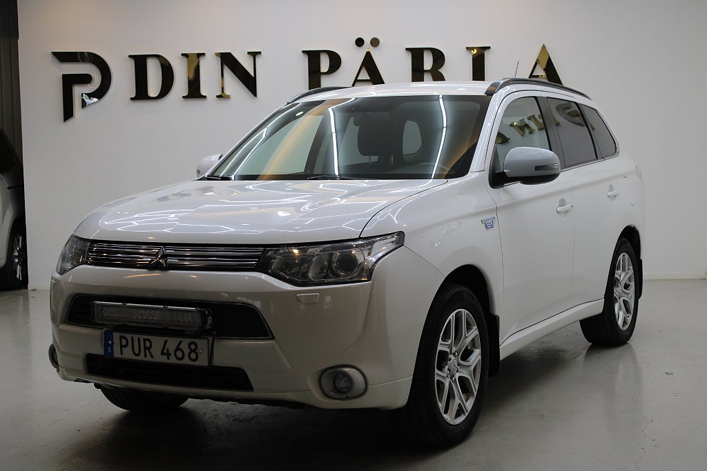Mitsubishi Outlander PHEV CVT Business M-Värme Drag