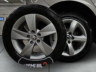 Skoda Fabia 1.2 TSI Elegance S&V-hjul/Motorvärmare/Adaptiv-Farthållare