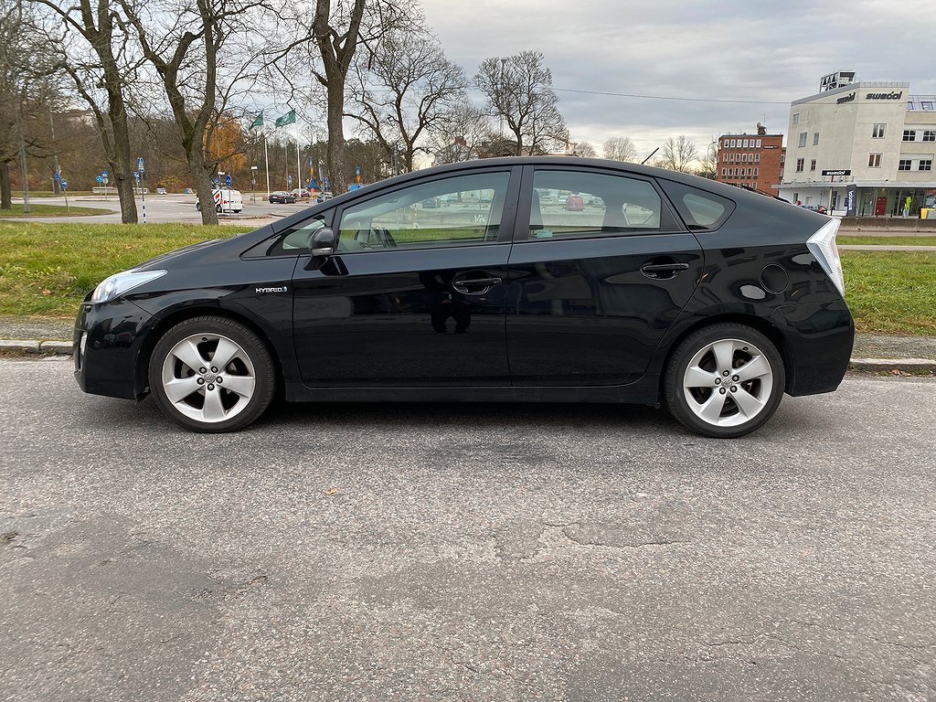 Toyota Prius Hybrid CVT GPS  Head up-display