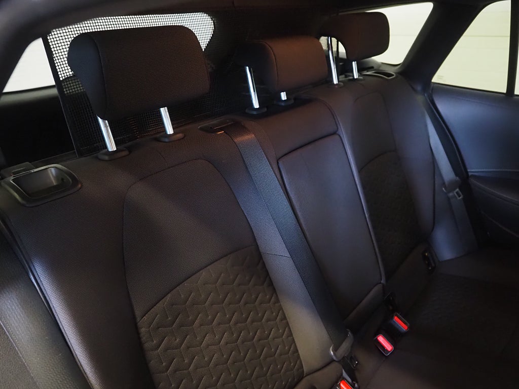 Toyota Corolla Touring Sports Hybrid e-CVT Style Drag M-Värmare Kamera 2019