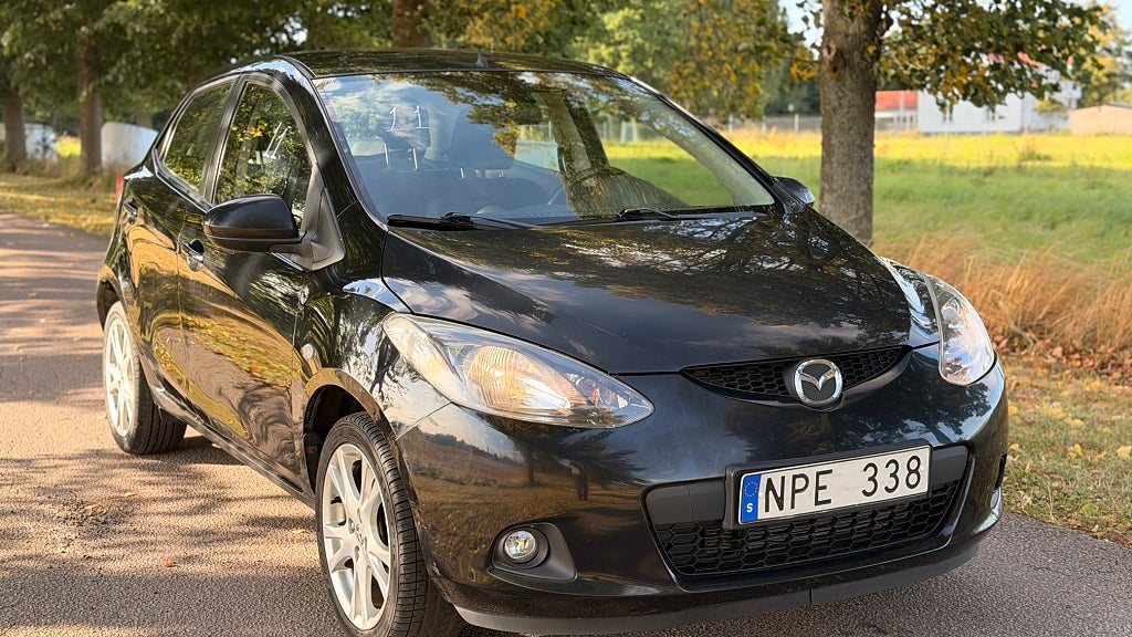 Mazda 2 5-dörrar 1.3 MZR, Svensksåld. Ny besiktigad 