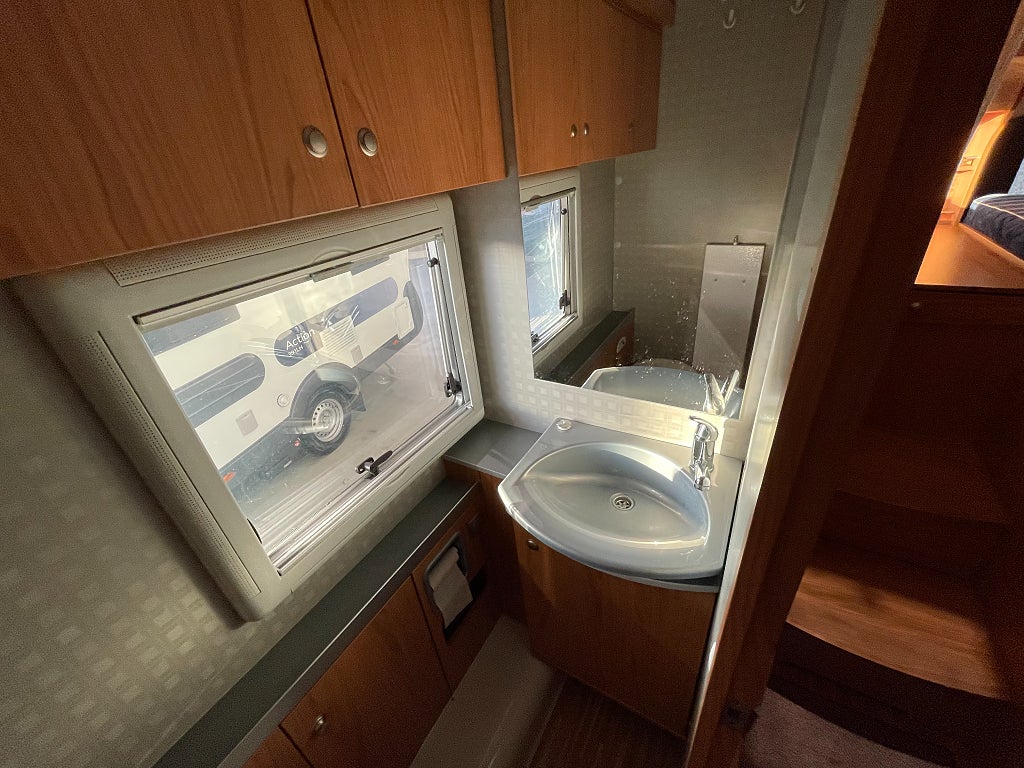 Bürstner Elegance 710 / Kedja / ALDE / AC bodel / Solcell  - Bürstner