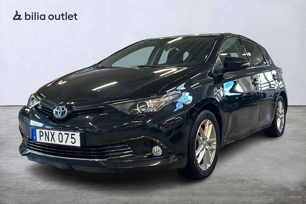 Toyota Auris Hybrid e-CVT 136hk B-kam Navi