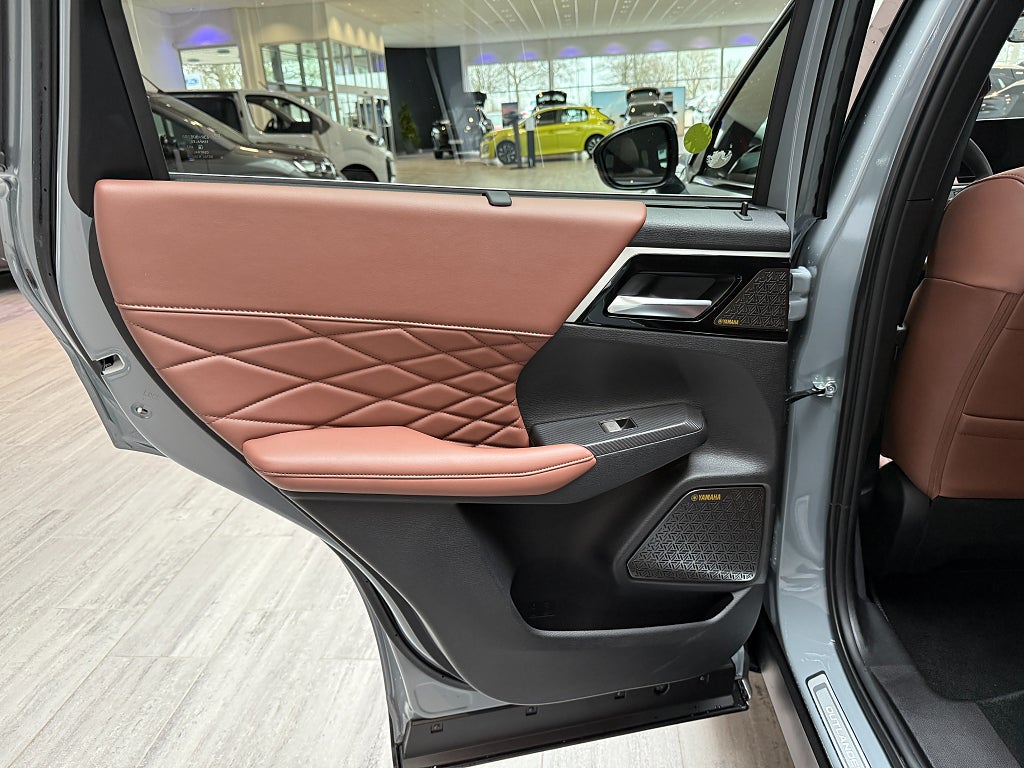 Mitsubishi Outlander INSTYLE PHEV EDITION 4WD  thumbnail