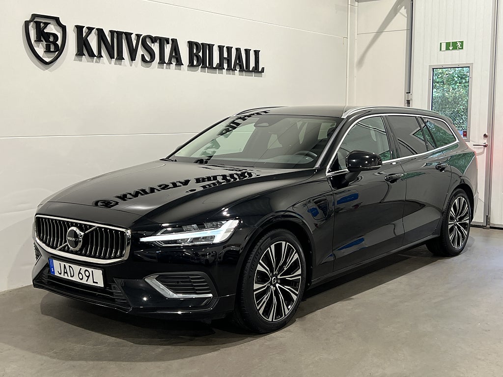 Volvo V60 Recharge T6 AWD Core Bright H/K BLIS Drag 350hk
