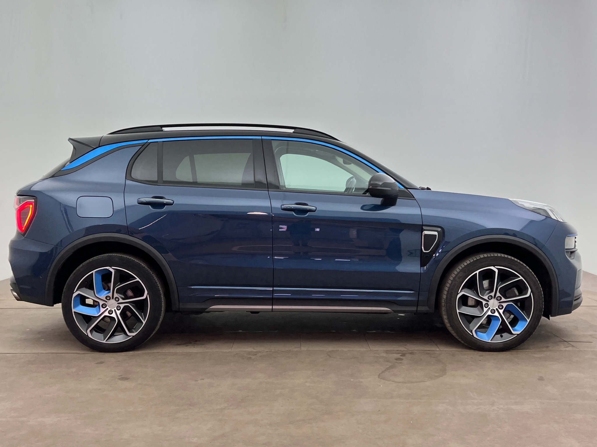 Lynk & Co 01 PHEV DCT 2021, bild 7/48