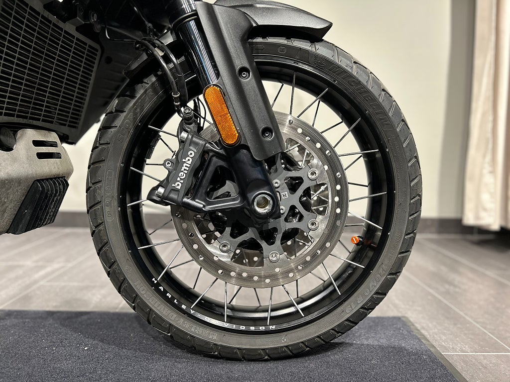 Harley-Davidson Pan America 1250 Special / Slip-on / Adaptive Ride Height
