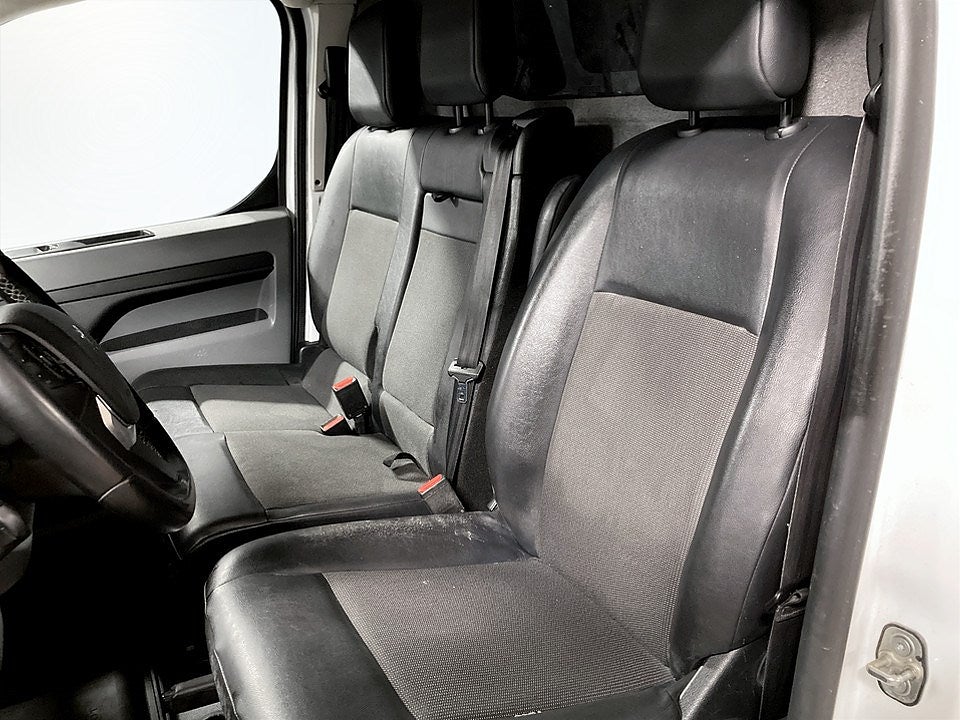 Bild på Peugeot Expert PRO+ 2.0 BHDi 180hk Aut L2 - B-KAMERA, DRAG