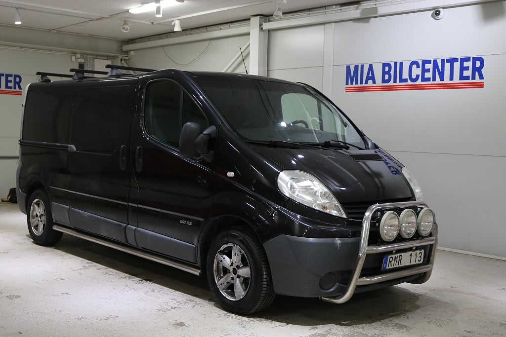 Renault trafic  2.0 dCi 2.9T 3sits Lågmil , 2780mm skåp längd