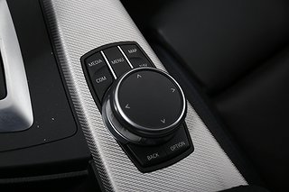 Sedan BMW 330 18 av 24