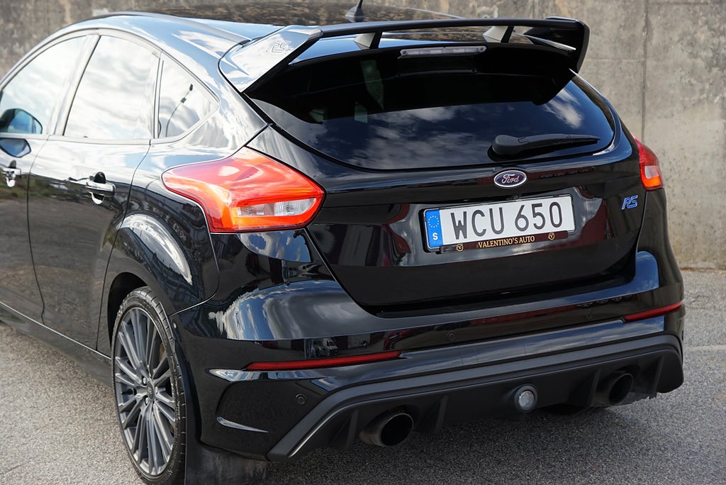 Ford Focus RS 350hk AWD 3-Ägare|Recaro Skalstol|B-Kamera|V-Hjul|