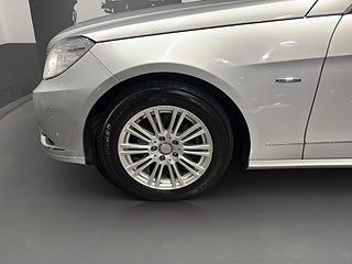 Sedan Mercedes-Benz E 13 av 13