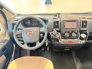 Husbil-halvintegrerad Adria CORAL SUPREME 670 SLT 25 av 26