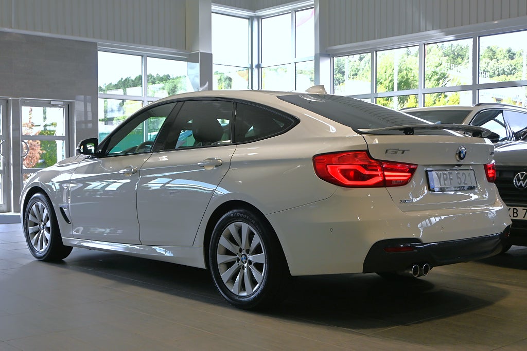 BMW 320D 2018 - miniatyr 3