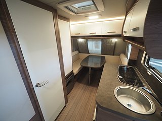 Husvagn, 1-axl Knaus Sport 400 LK Silver Selection 3 av 13