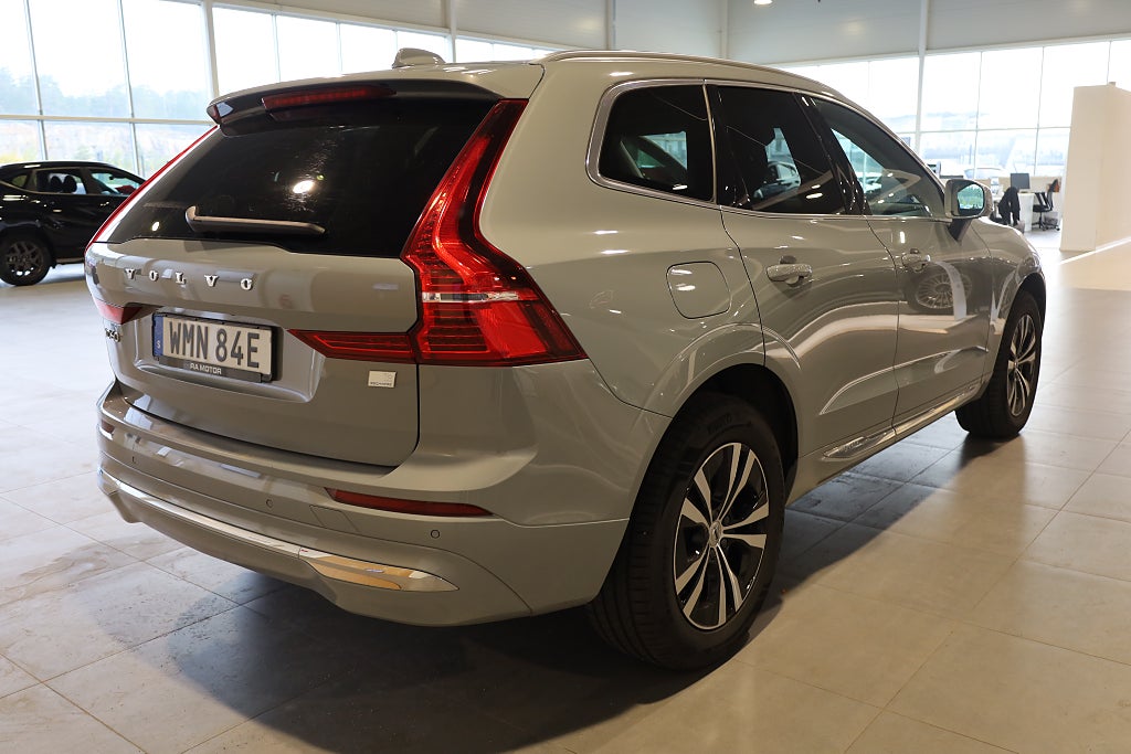 Volvo XC60 Recharge T6 AWD Geartronic Core Edition Drag Navi Moms 2024