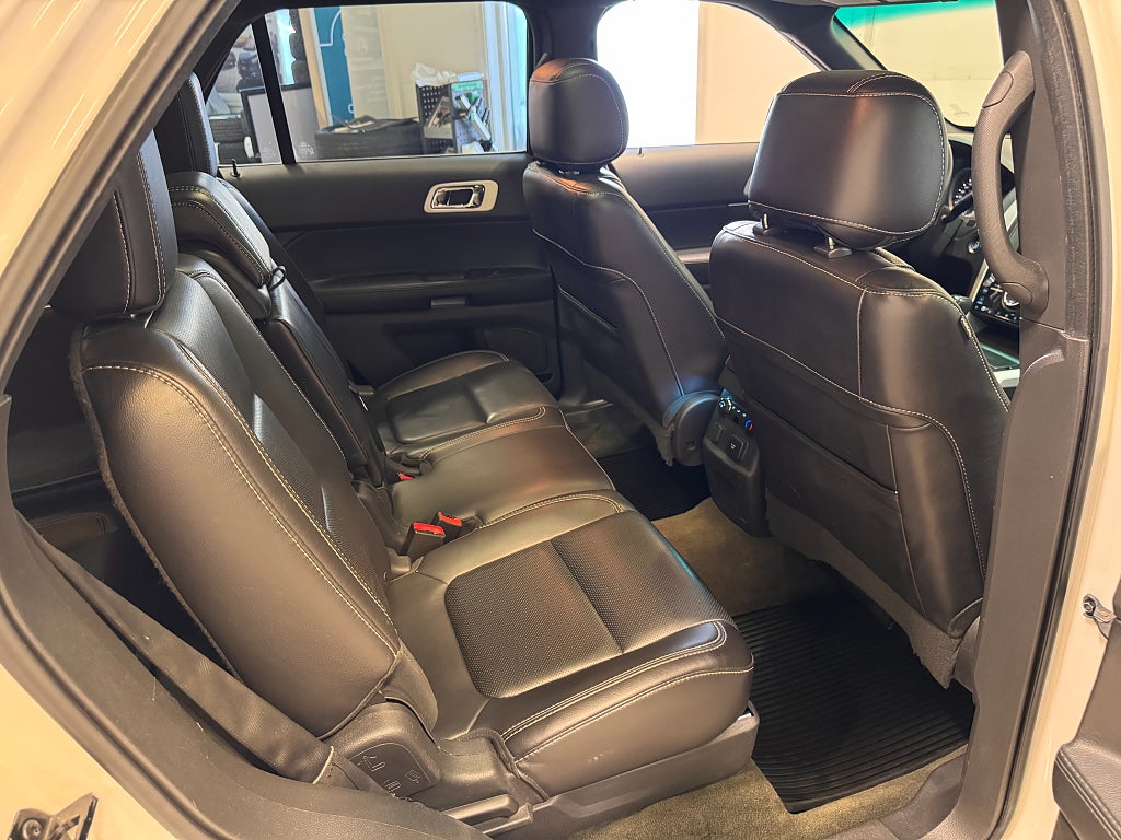 Ford Explorer 2013 - miniatyr 35