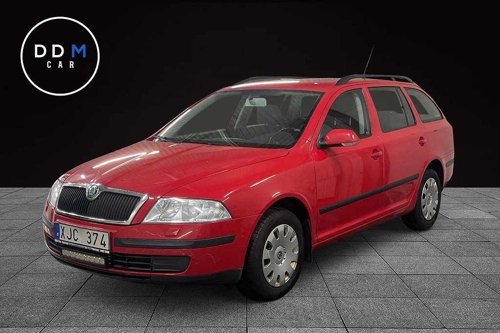 Skoda Octavia Kombi 1.6 MPI M-VÄRM EXTRALJUS NYBESIKTAT 