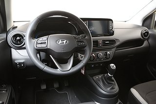 Halvkombi Hyundai i10 9 av 19