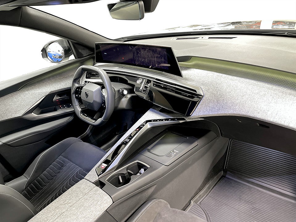 Bild på Peugeot 3008 GT Hybrid 145hk Aut B-KAMERA CARPLAY