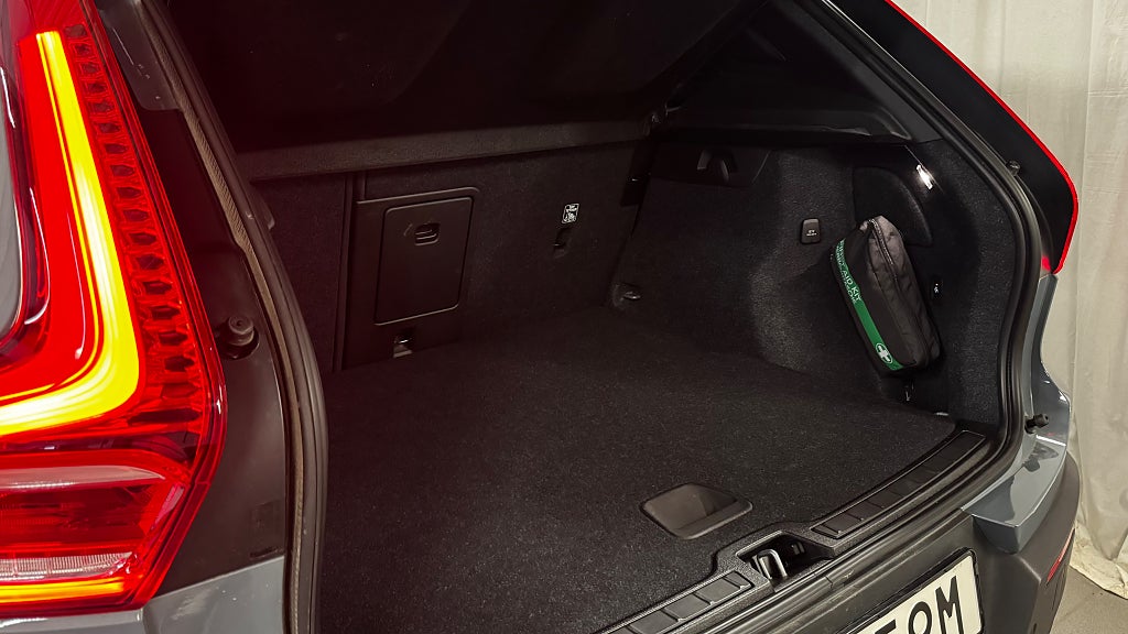 Volvo XC40 Recharge T4 211hk Plus Dark Drag 360-Kamera Elstolar bild 7