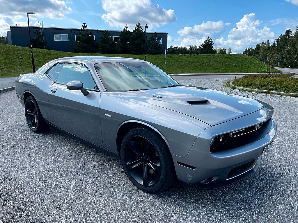 Dodge Challenger R/T 5.7 V8 HEMI TorqueFlite