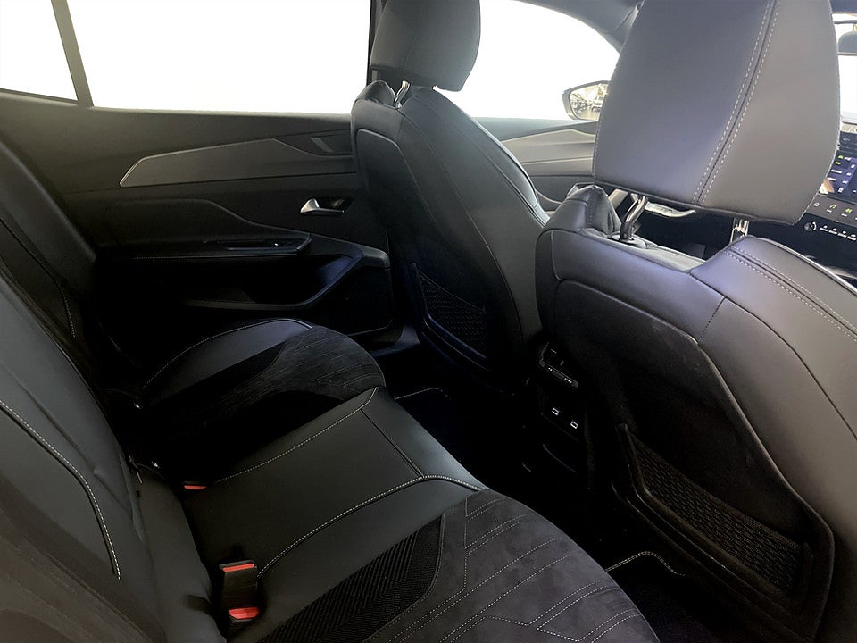 Bild på Peugeot 408 GT Hybrid 145hk Aut B-KAMERA ELSTOL NAV