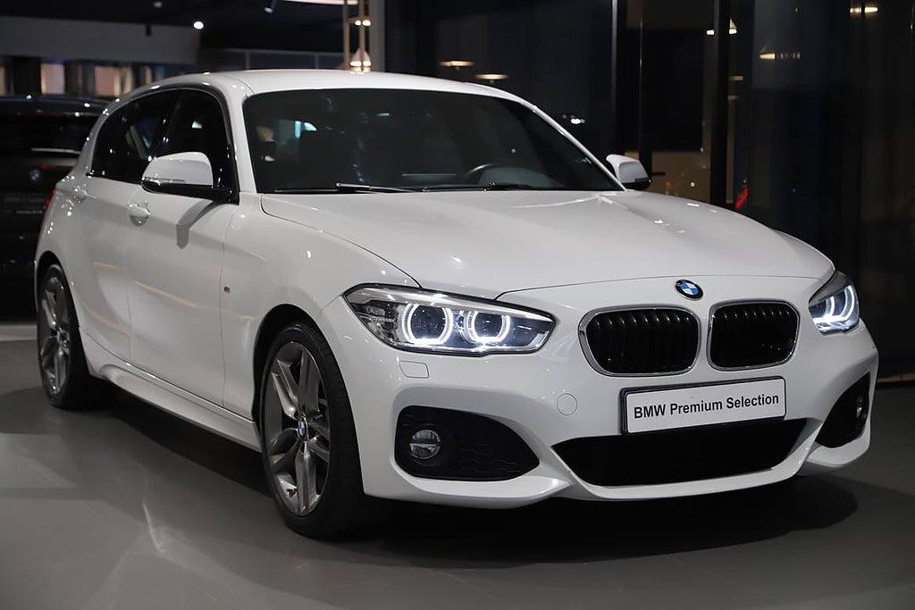BMW 120i M Sport / Dragkrok / Rattvärme / Hifi
