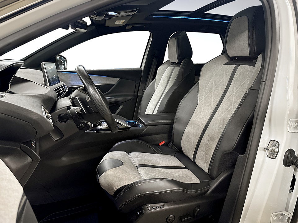 Bild på Peugeot 3008 GT PHEV 300hk Aut AWD 360° PANO ELSTOL MED MINNE 