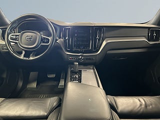 Volvo XC60 B5 AWD Geartronic R-Design S&V/H/K/Drag/Kamera/Värmare – bild 8
