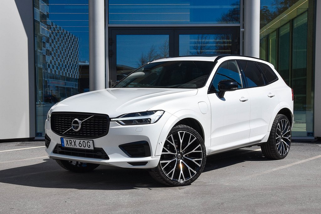 Volvo XC60 Recharge T6 AWD R-Design Pano Luft H/K 22"
