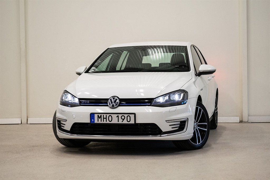 Volkswagen Golf GTE B-kamera Carplay PDC V-däck 204hk