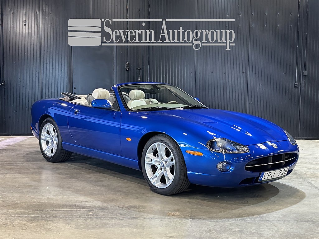 Jaguar XK 8 Convertible 4.2 V8 (298hk) Låga mil!