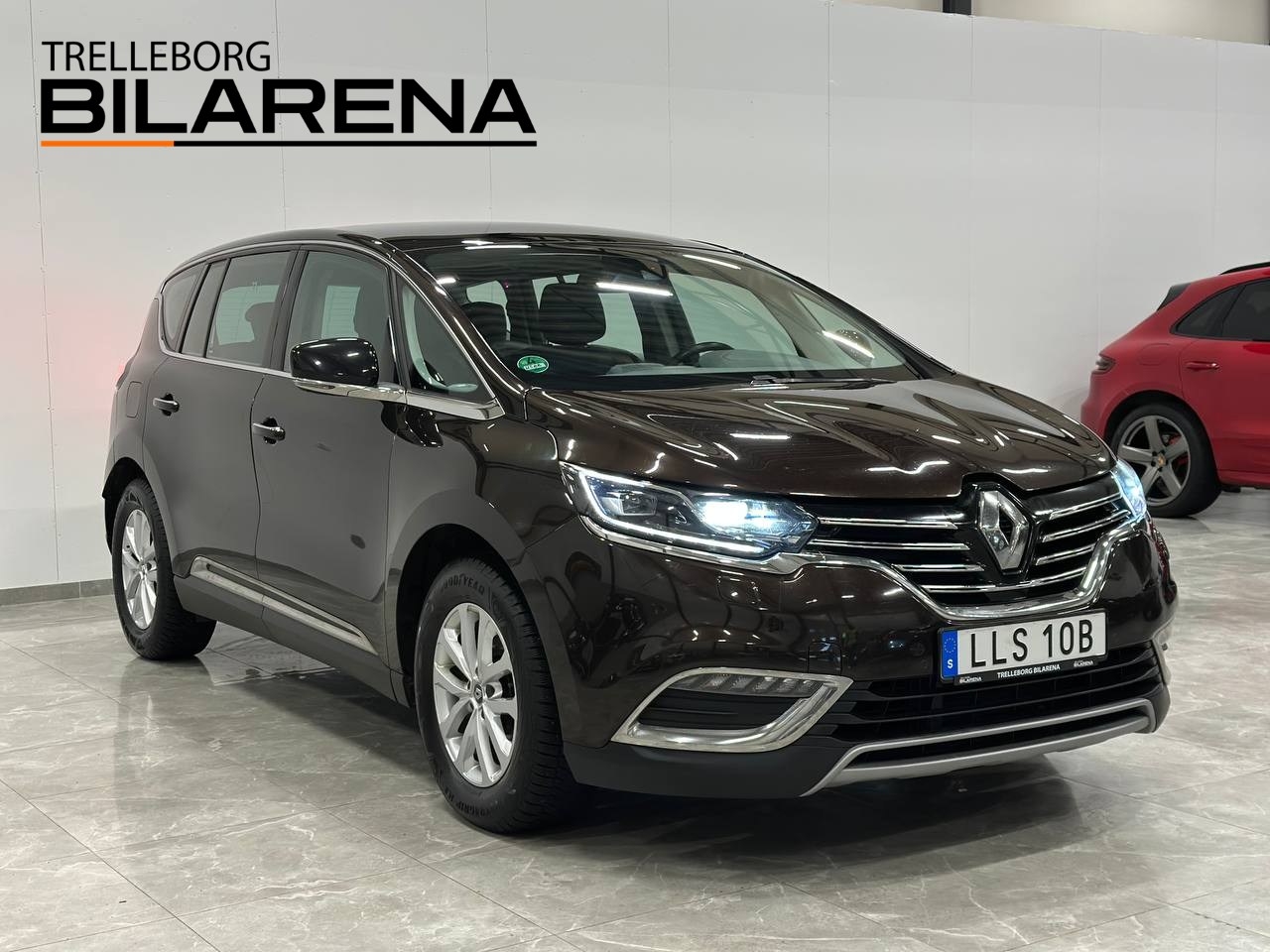 Renault Espace 1.6 dCi EDC, 160hk 2016, bild 2/10