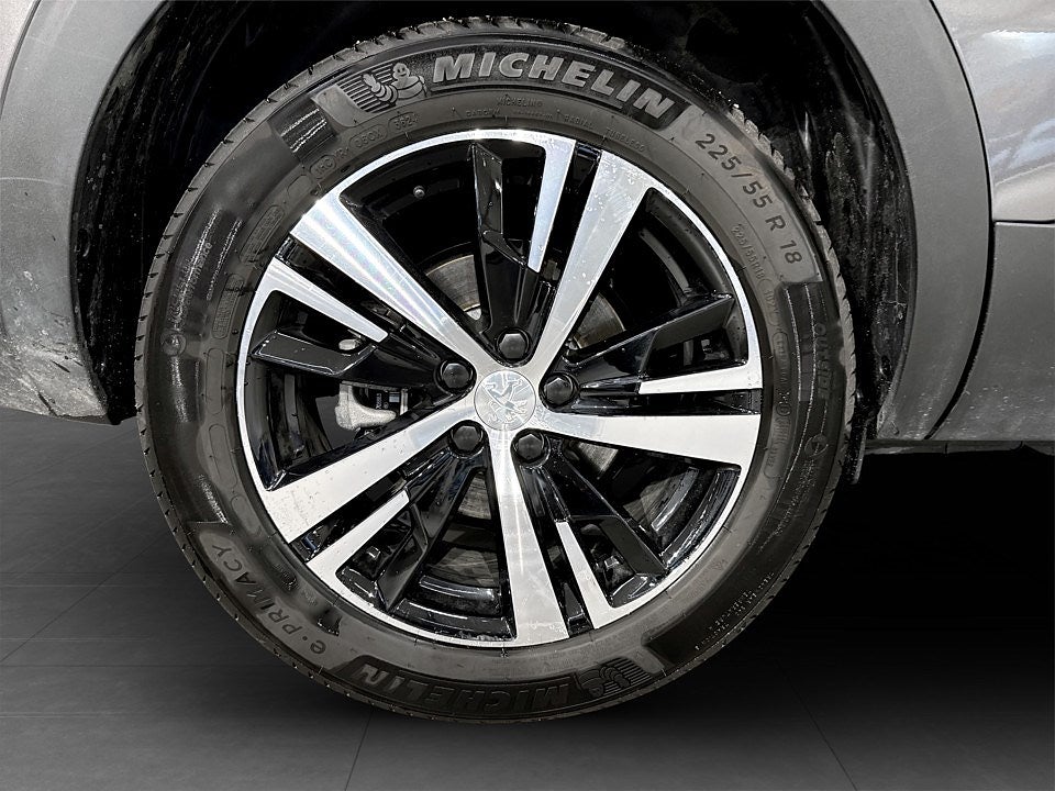 Bild på Peugeot 5008 GT 1.2 PT 130hk Aut - B-KAMERA, CARPLAY