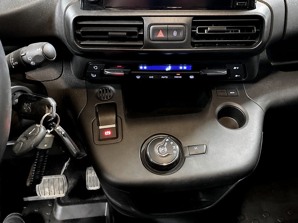 Bild på Peugeot Partner PRO+ L1 BHDi 130 Aut - WEBASTO, DRAG, BACKKAMERA
