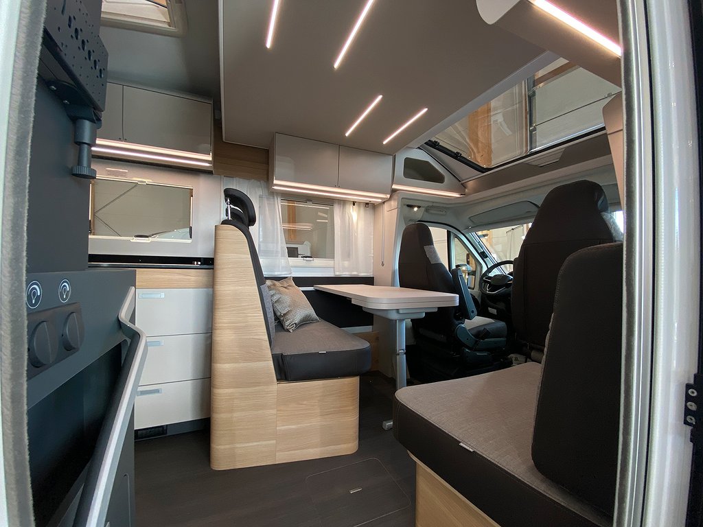 Adria Matrix Axess 670 SL / Taksäng / B-kort / Automat 140hk - Adria
