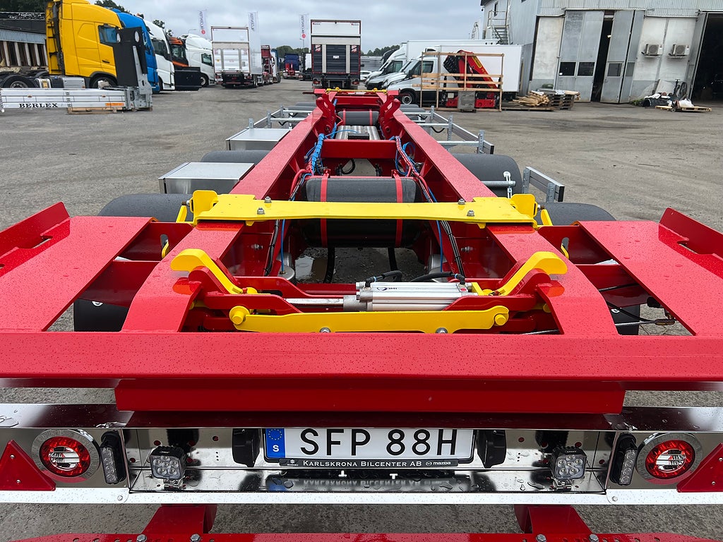 Övriga Bilcenter's 4 Axlade lastväxlarvagn med glider