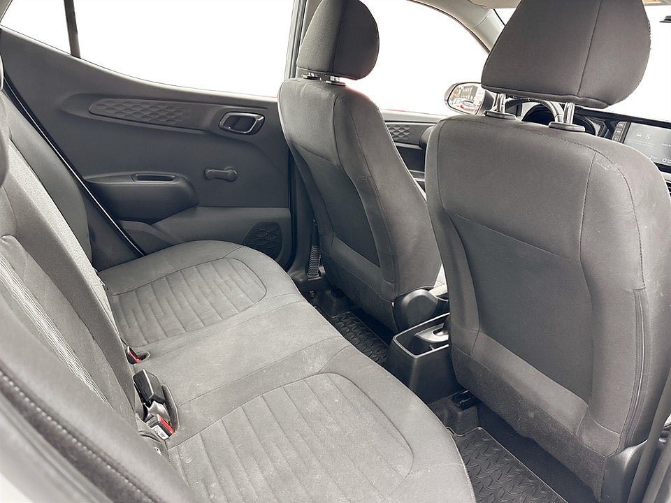 Bild på Hyundai i10 Essential 1.0 blue AMT 67hk Aut CARPLAY RATTVÄRME