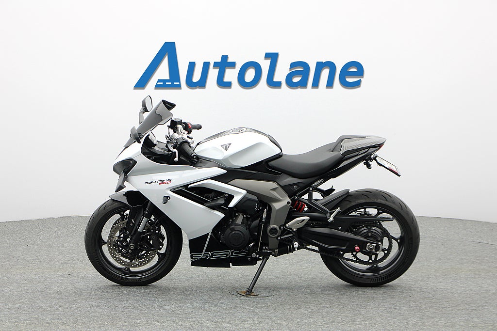 Triumph Daytona 660 *Black Widow Helsystem Quickshifter