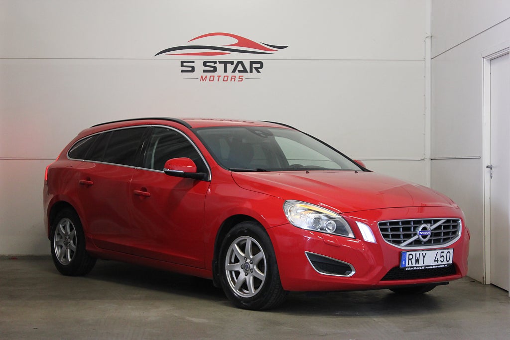 Volvo V60 D3 Momentum Euro 5 | Drag | P-sensor | Bluetooth